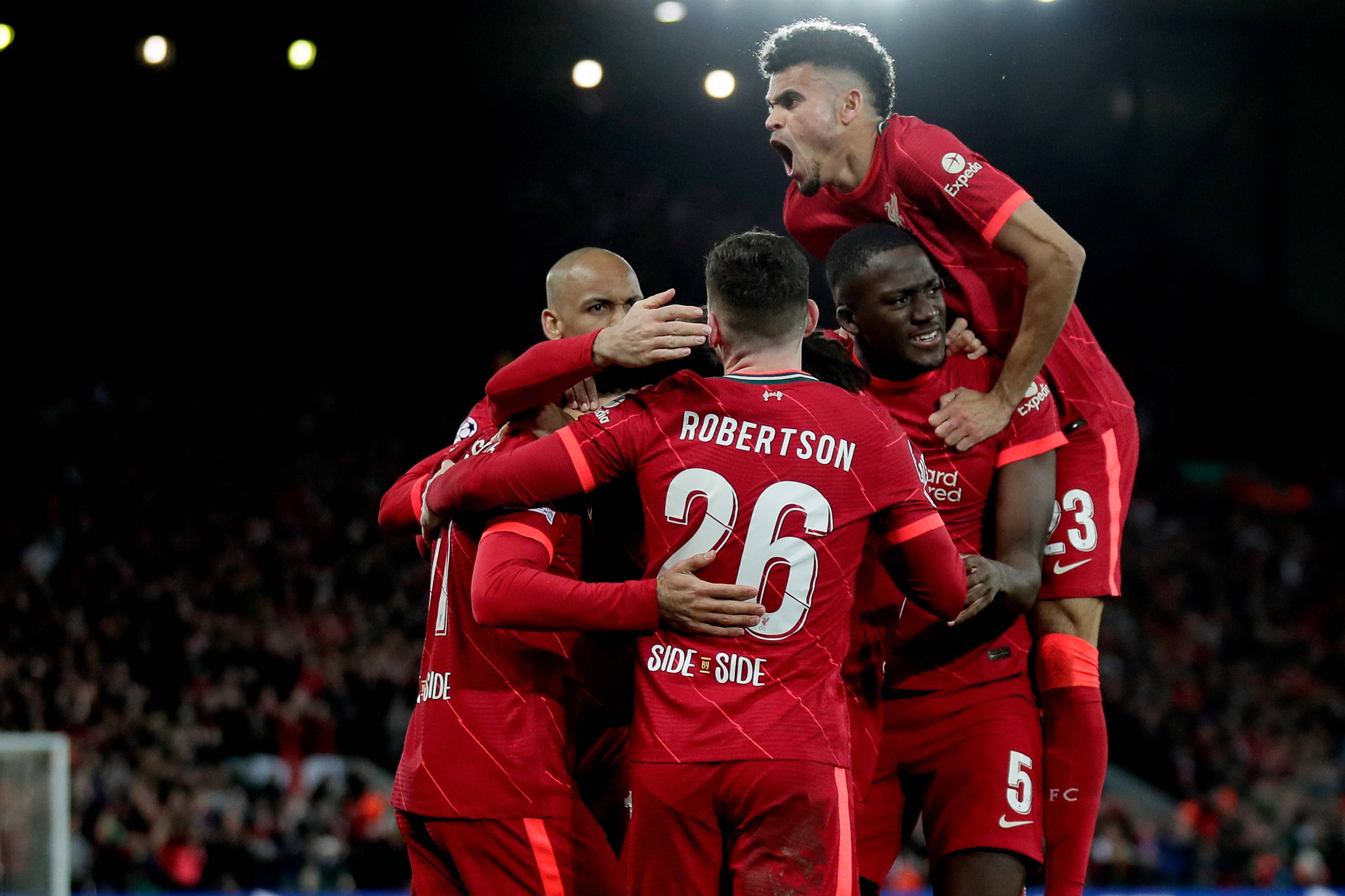 九游体育- 重要助攻首场状态出色，塞尔维亚队观众沸腾！，萨拉赫重返赛场再创辉煌时刻