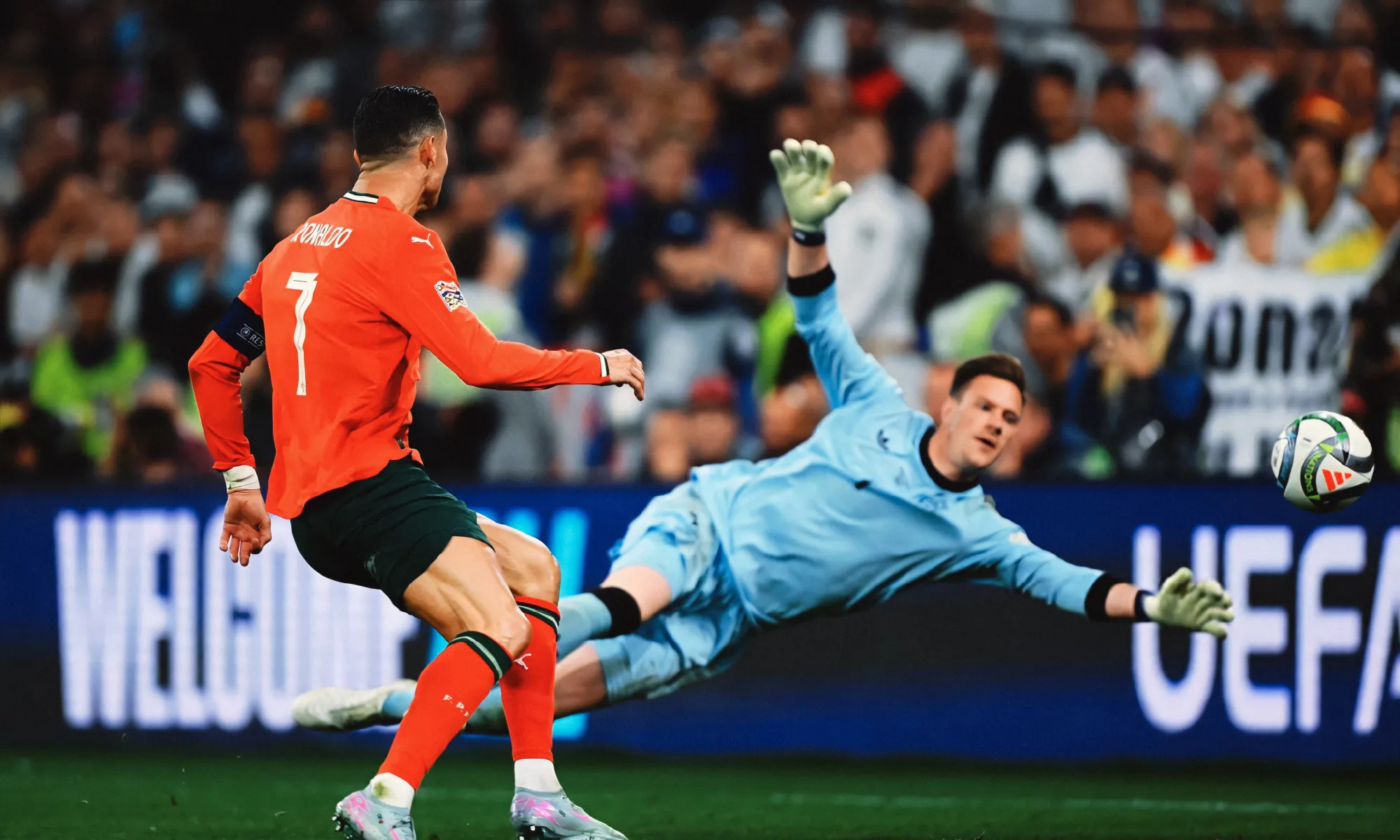 九游体育- c罗在澳大利亚队比赛中突破纪录,大胜引发热议的是谁 